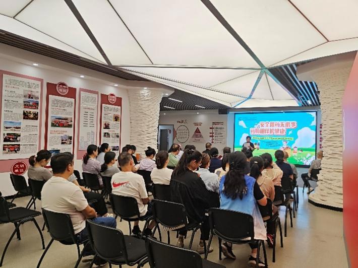 武汉药学会与武汉儿童医院药学部走进社区开展“安全用药无小事，药师相伴护健康”科普文明实践共建活动